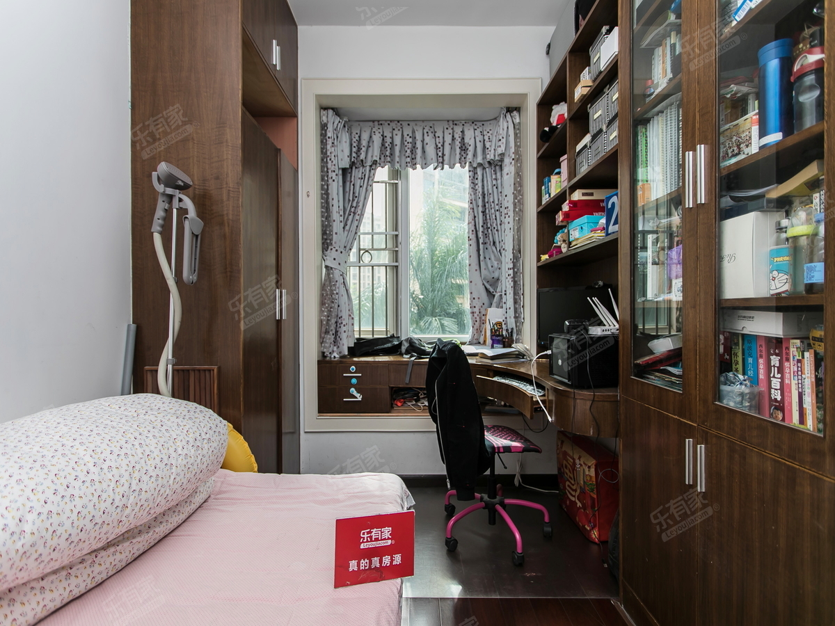 ：房子在龙岗中心城，周边有大型购物中心，生活便利，环