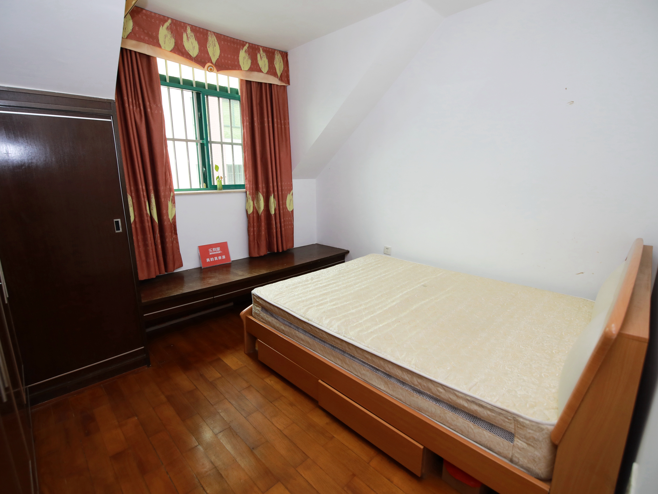 银石雅园 4房2厅2卫 120㎡