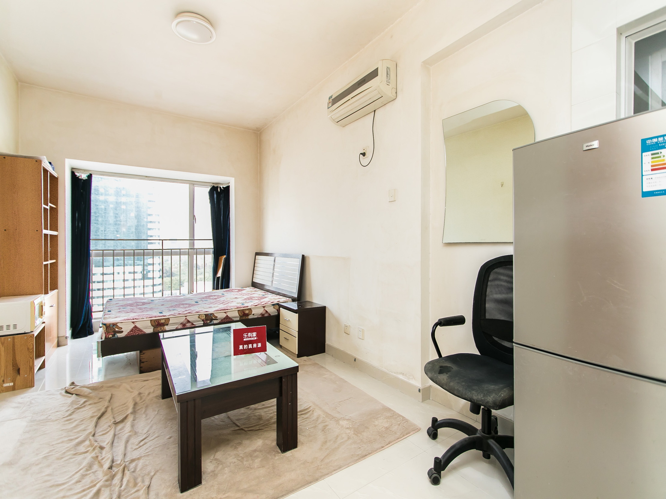 友邻公寓，精装一房，业主诚意出售