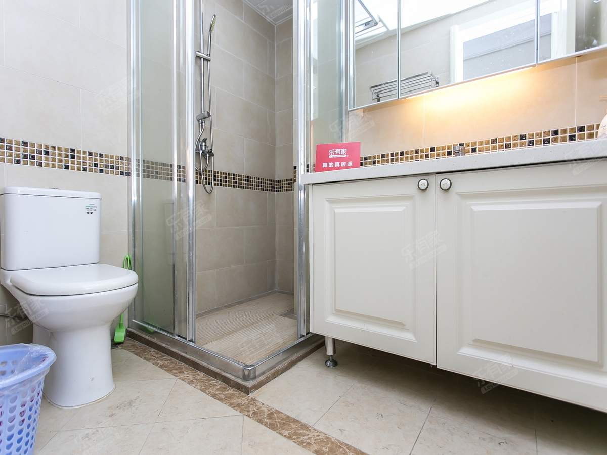 红山星河COSTCO旁！精装单证6房，业主急售，满五年！