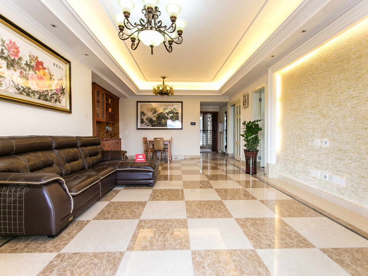 红山星河COSTCO旁！精装单证6房，业主急售，满五年！