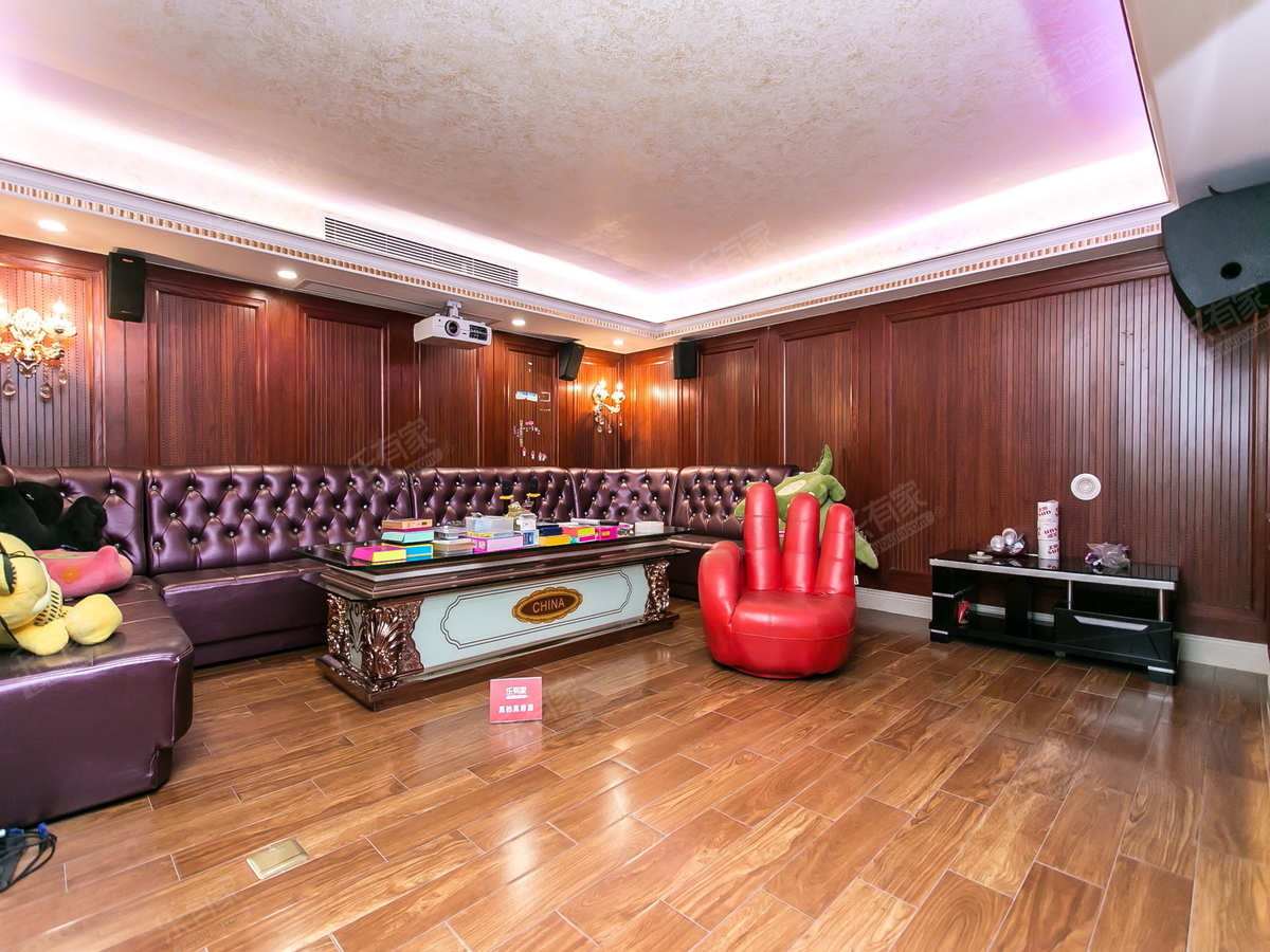 皇后道联排，诚心出售，使用率高