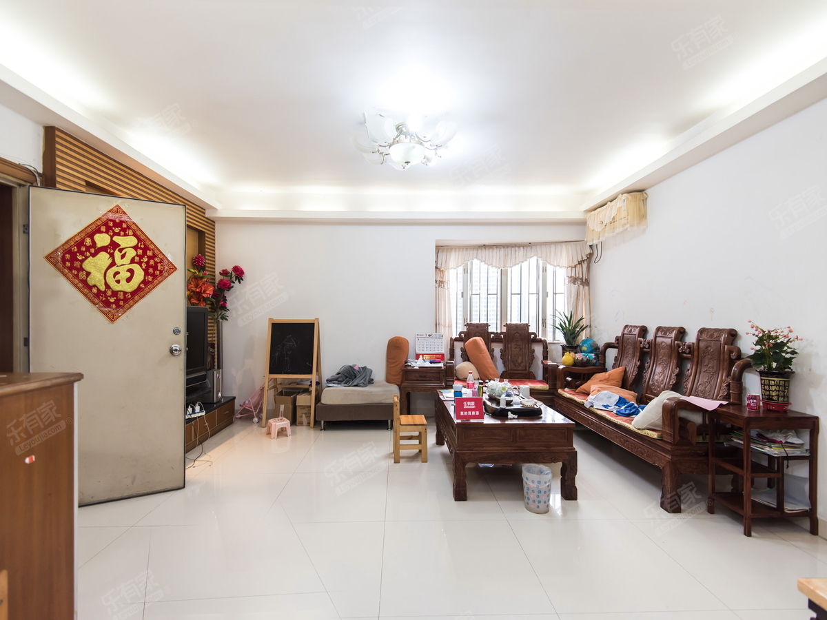 1、小区地理位置非常好，200多米老街地铁站1/3号线G出口