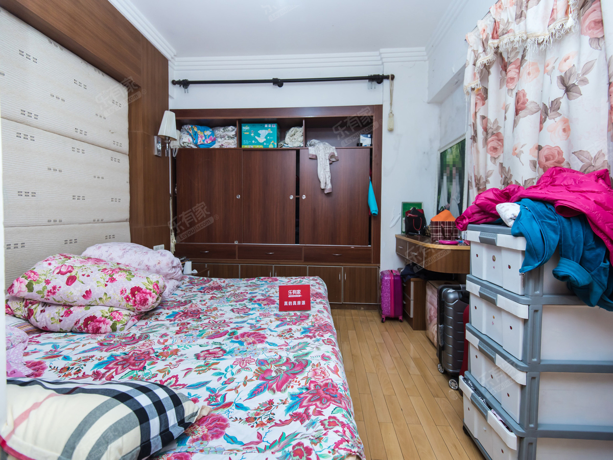 1、小区地理位置非常好，200多米老街地铁站1/3号线G出口