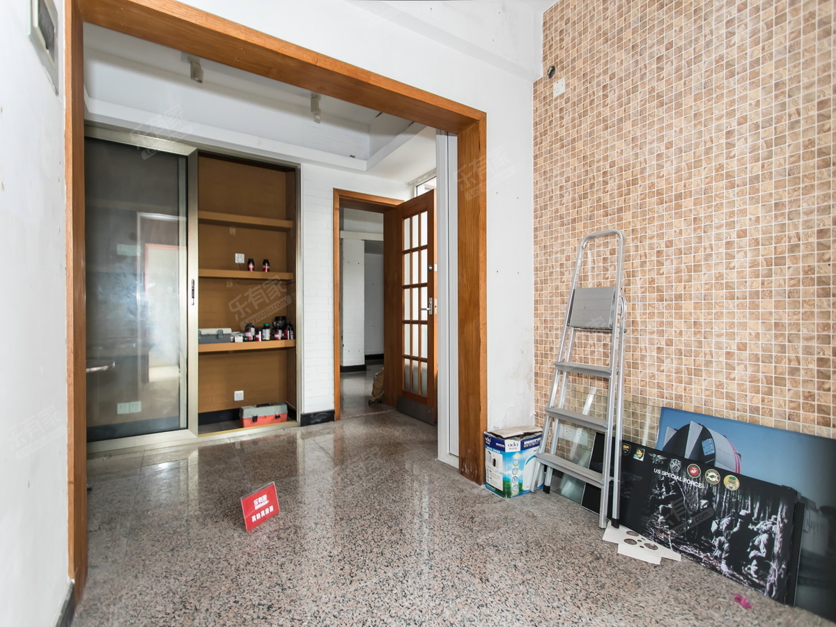 新天国际名苑南北普装4室2厅163.69m²-佛山新天国际名苑二手房