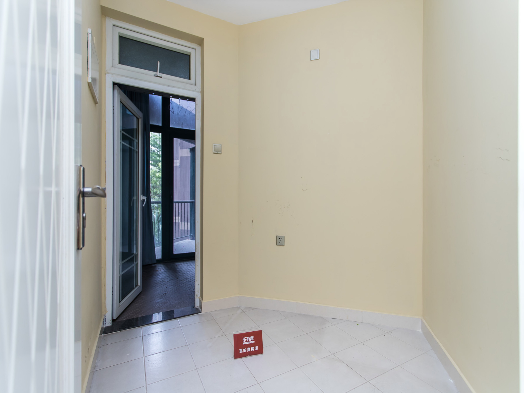 香域中央花园 4房2厅2卫 160.42㎡