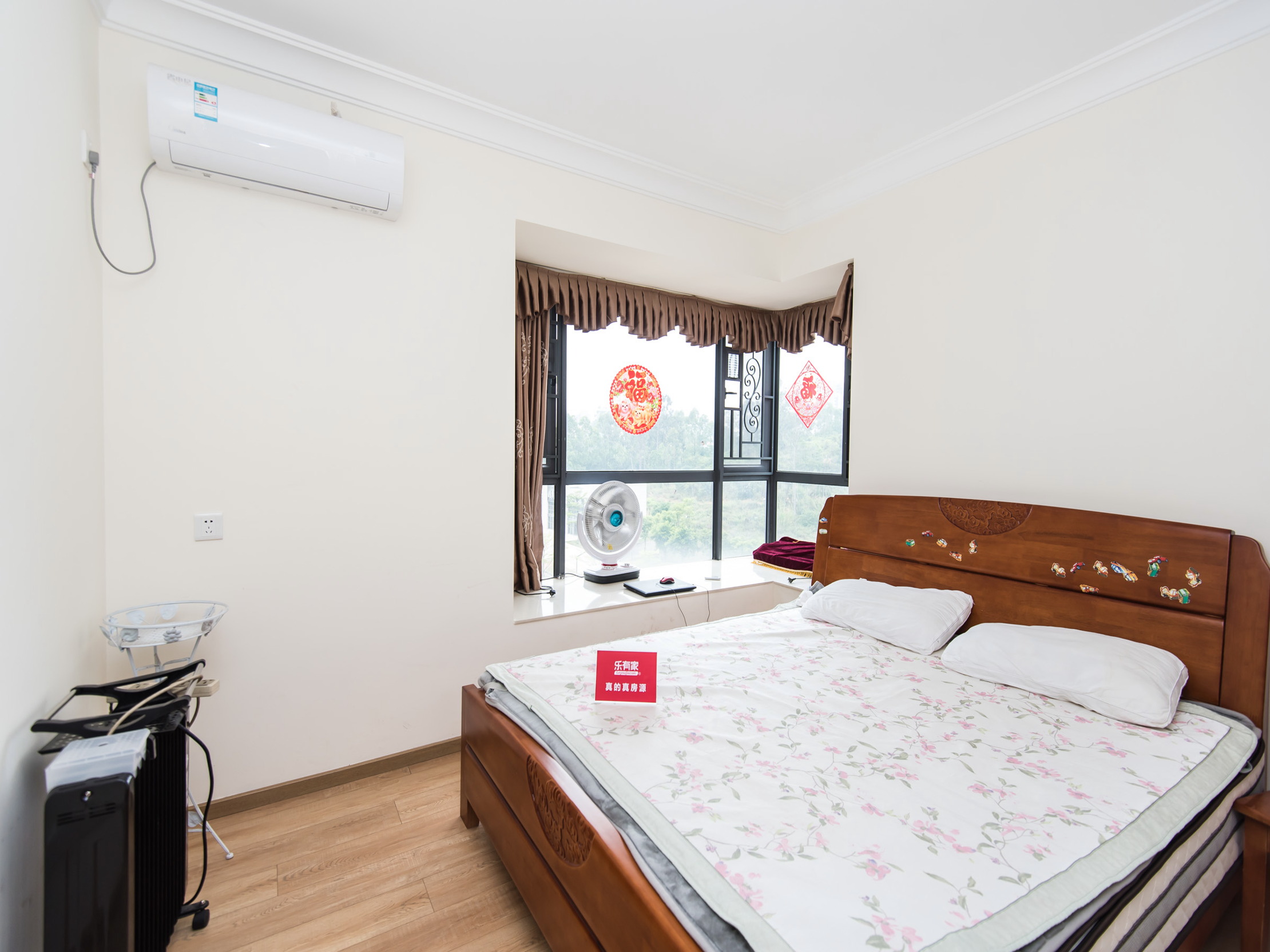 凤岗名流印象二期 4房2厅2卫 128.16㎡