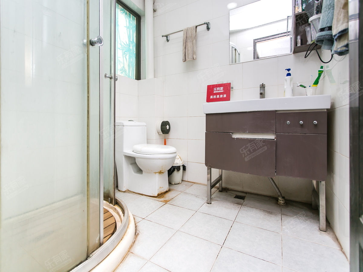 低密度花园社区，电梯小高层，周边生活配套齐全