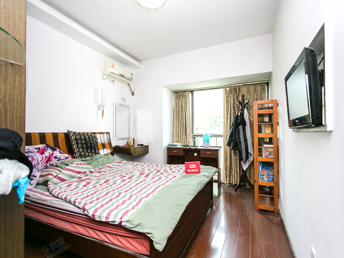 低密度花园社区，电梯小高层，周边生活配套齐全