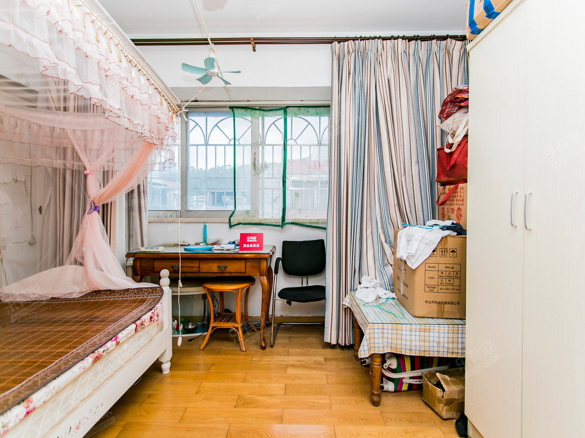 梅兴苑顶复大露台5房，方正实用