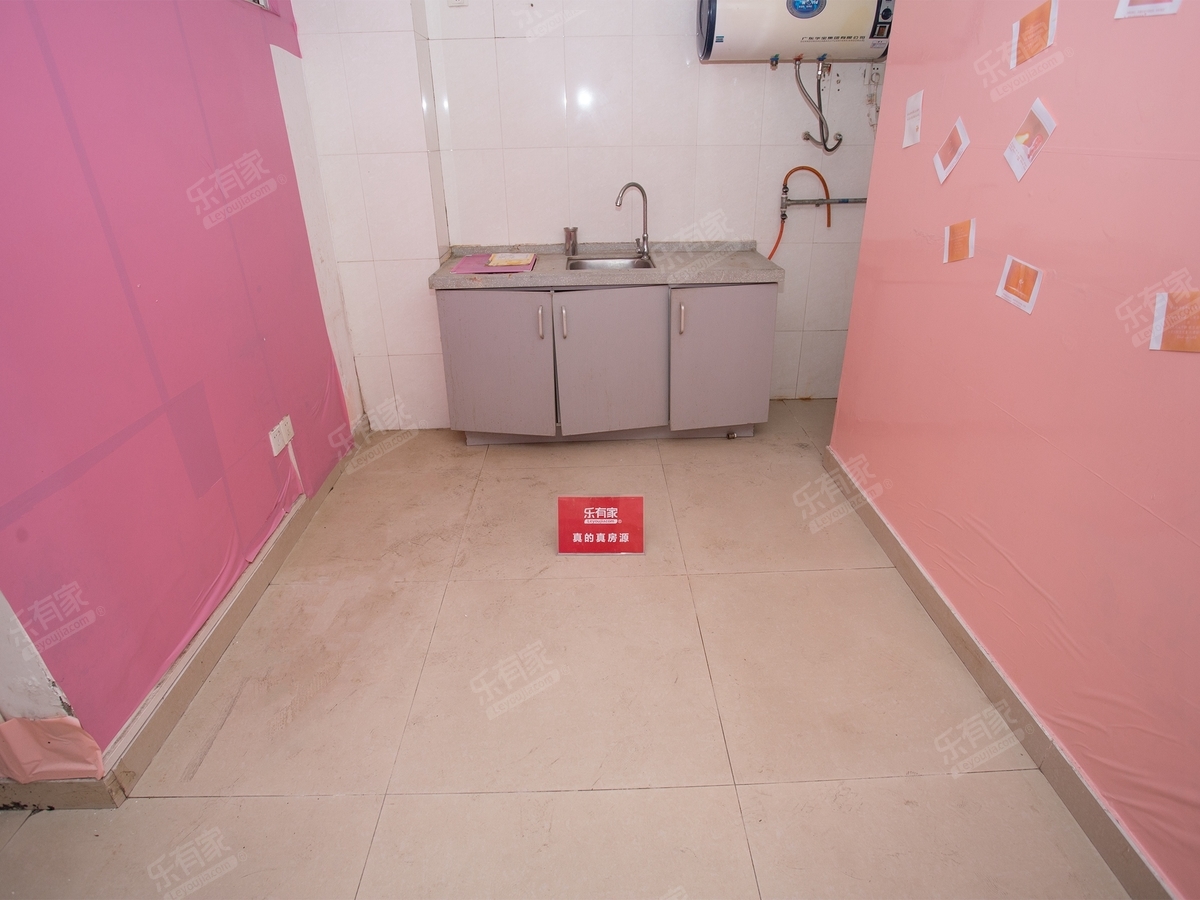 龙景茗苑精装修房源业主诚心出售，直接拎包入住，看房方便