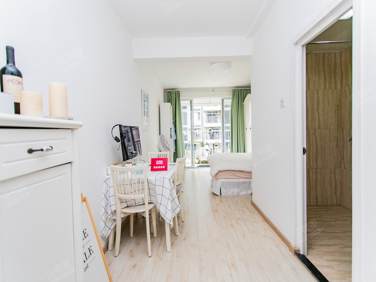 精装修一房，诚心出售