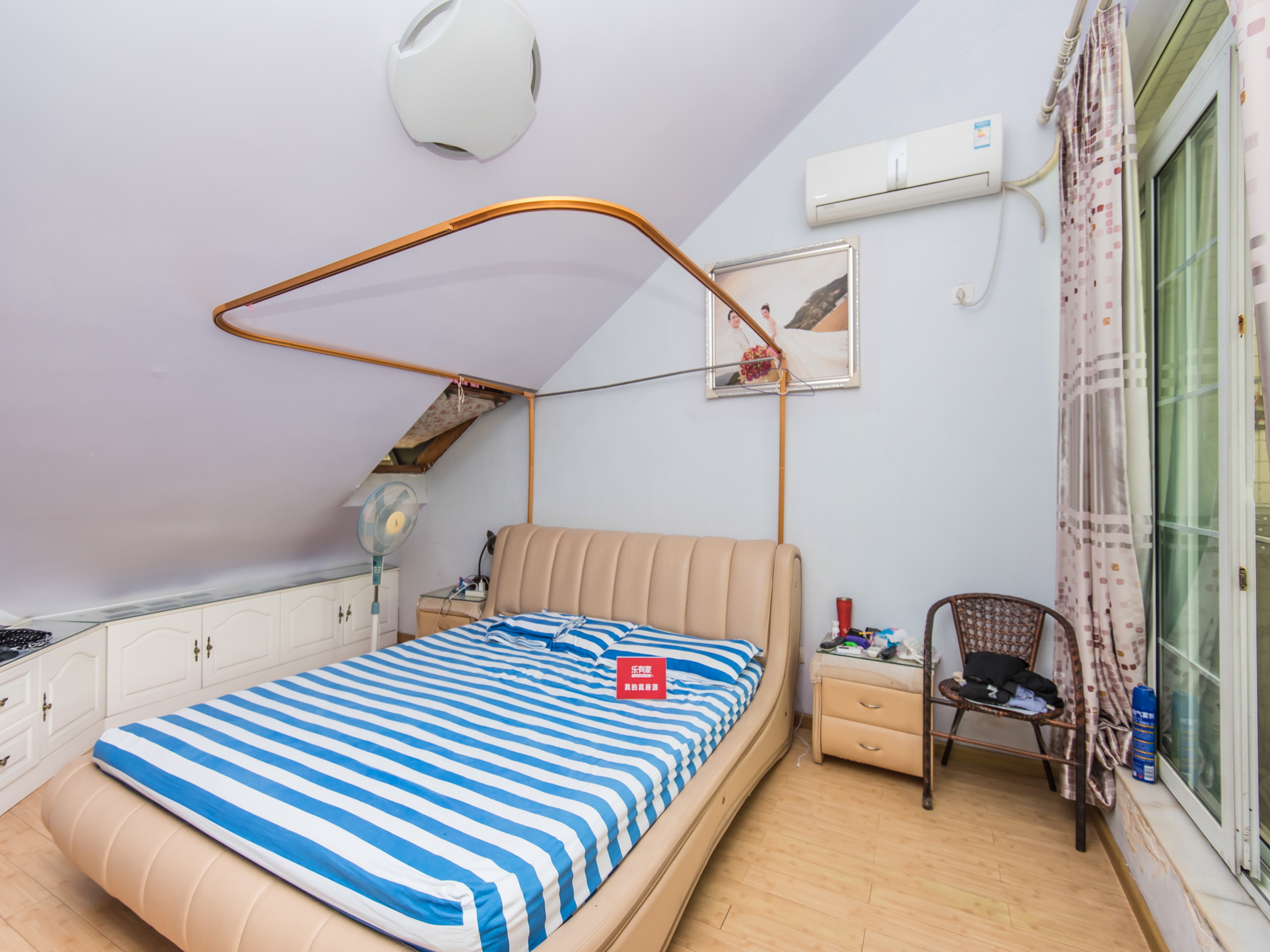 民治地铁口，业主诚心卖