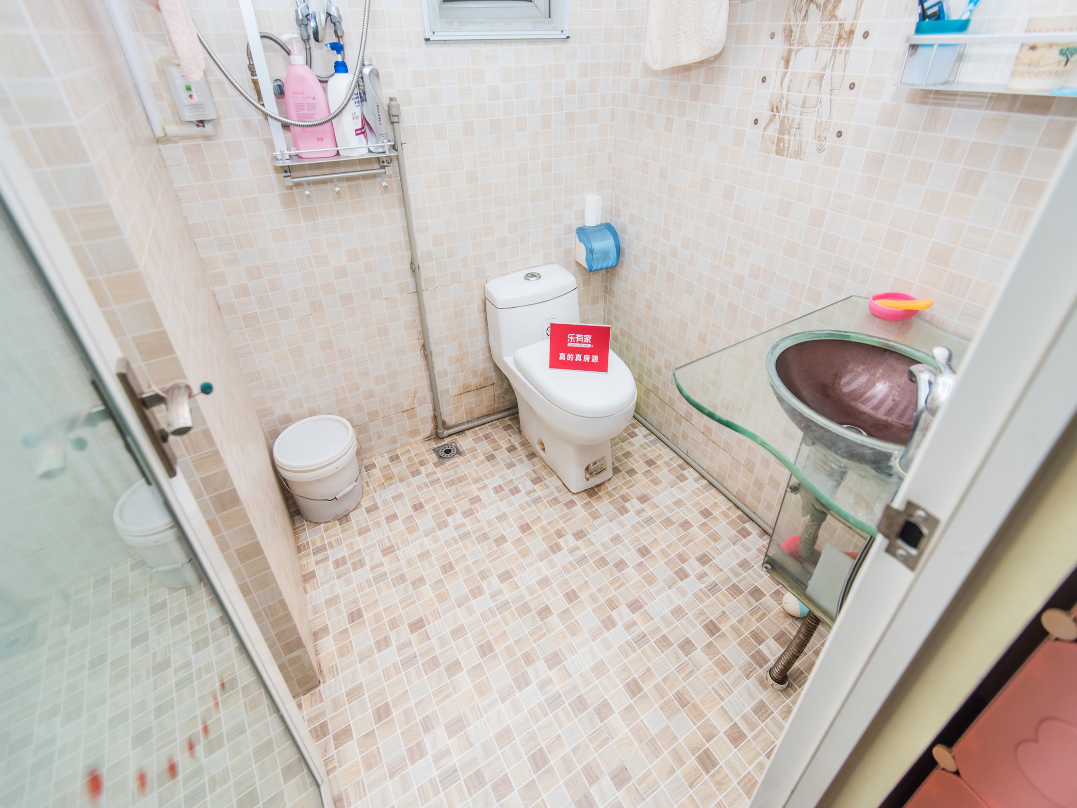 民治地铁口，业主诚心卖