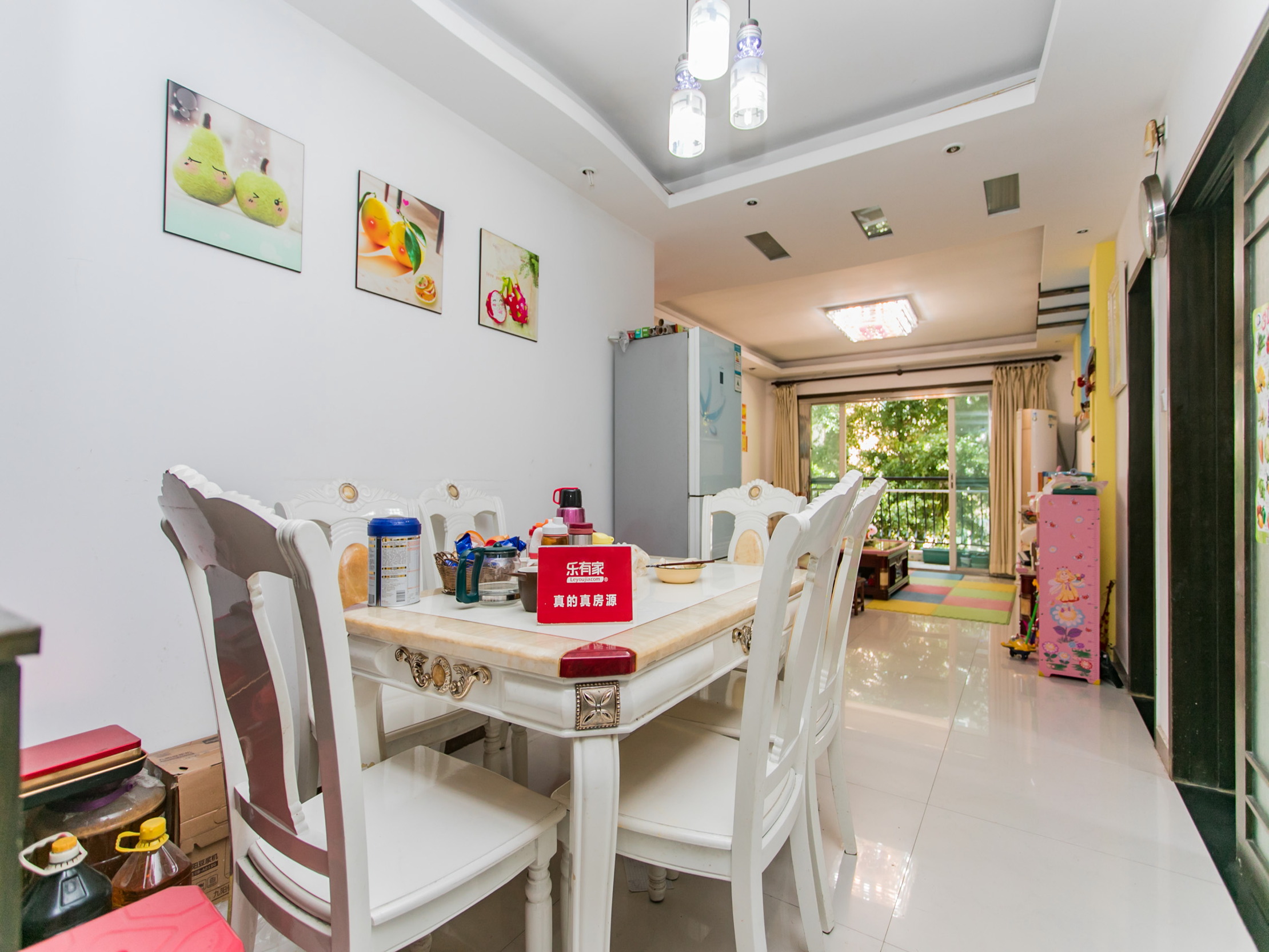 锦绣江南南北通大三房，看小区花园，安静不吵！！