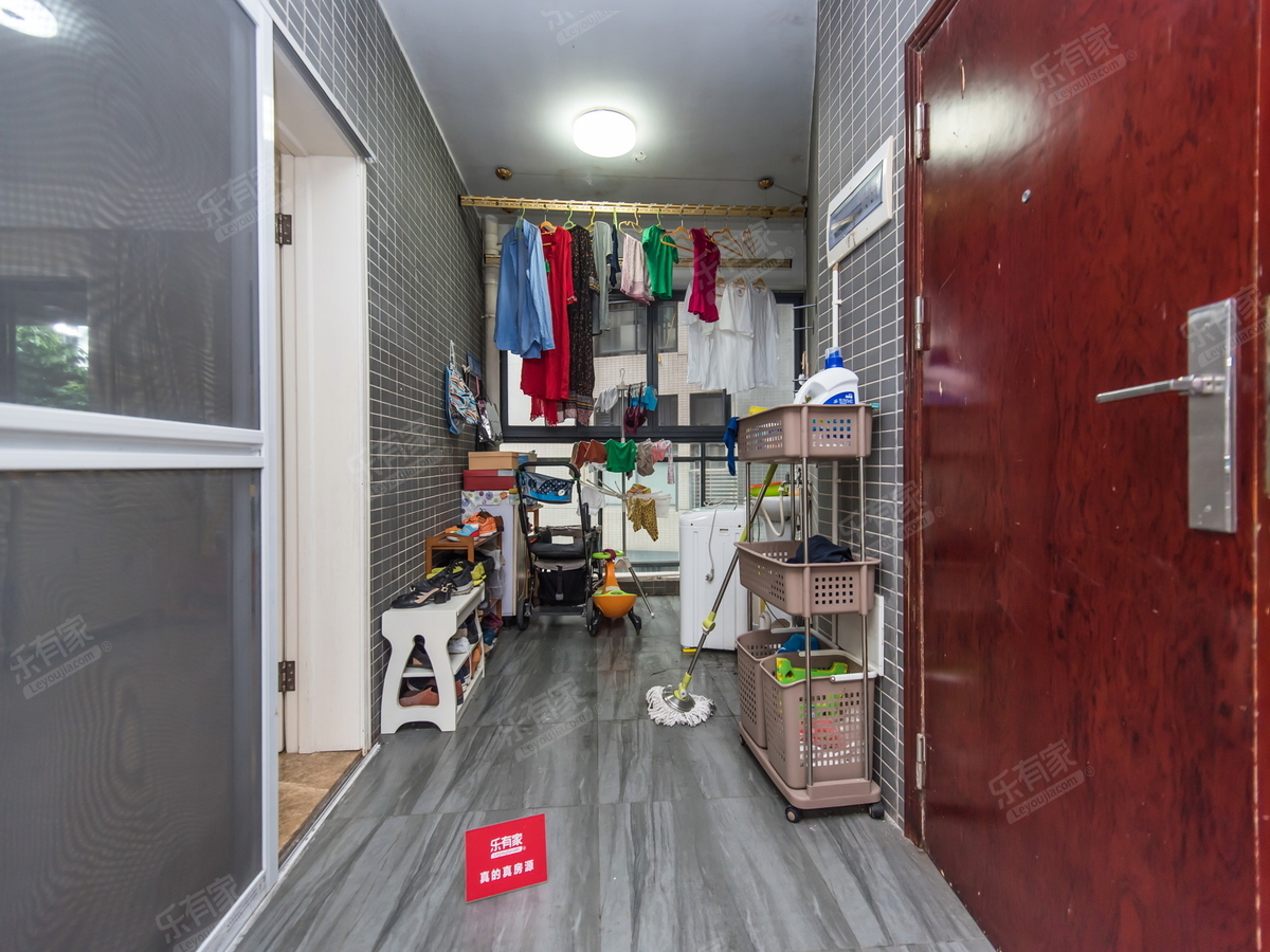 业主诚心出售，小区配套完善，环境好