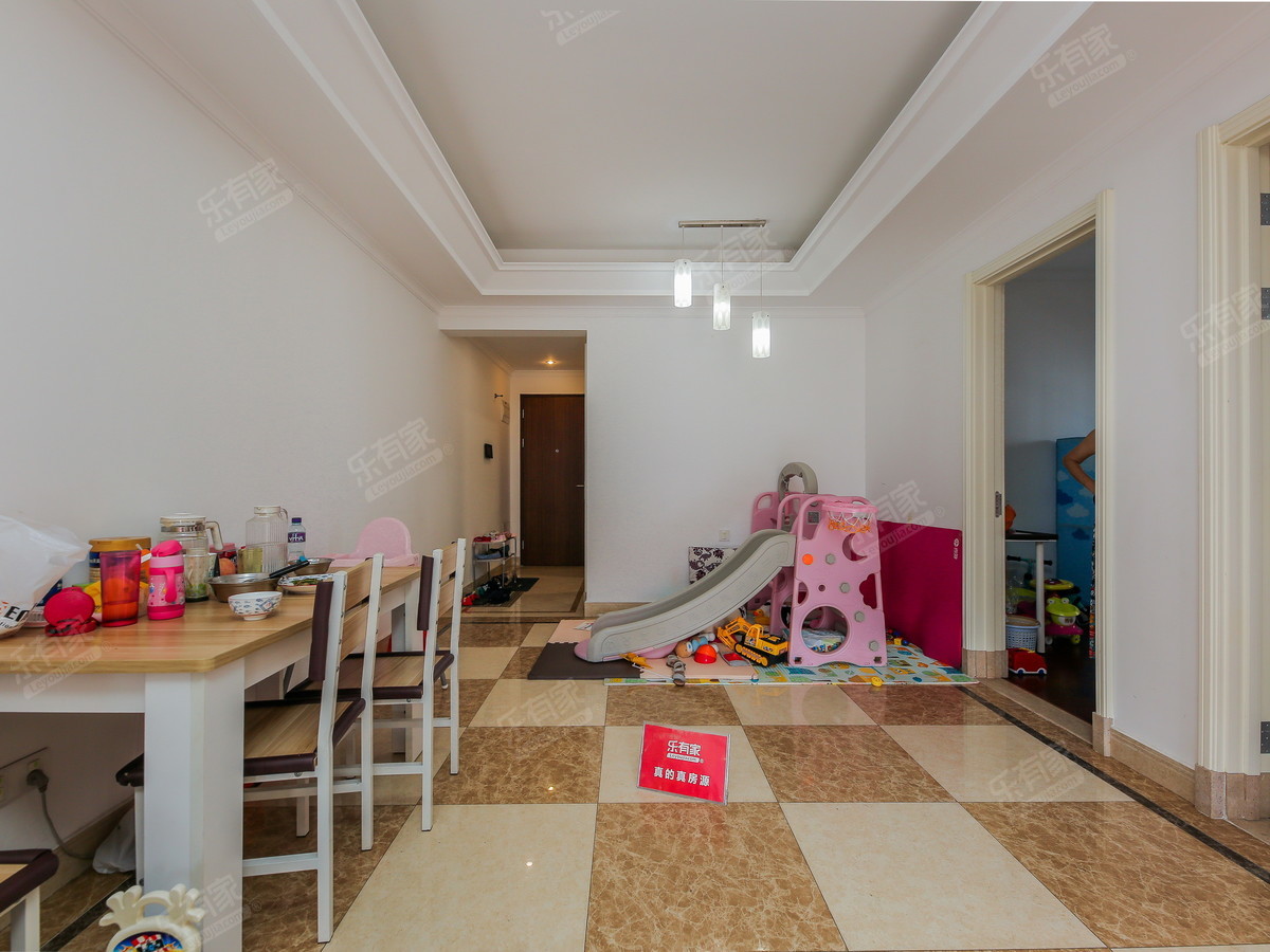 11号线地铁口，万科翡逸郡，精装三房，宝中外国语书包