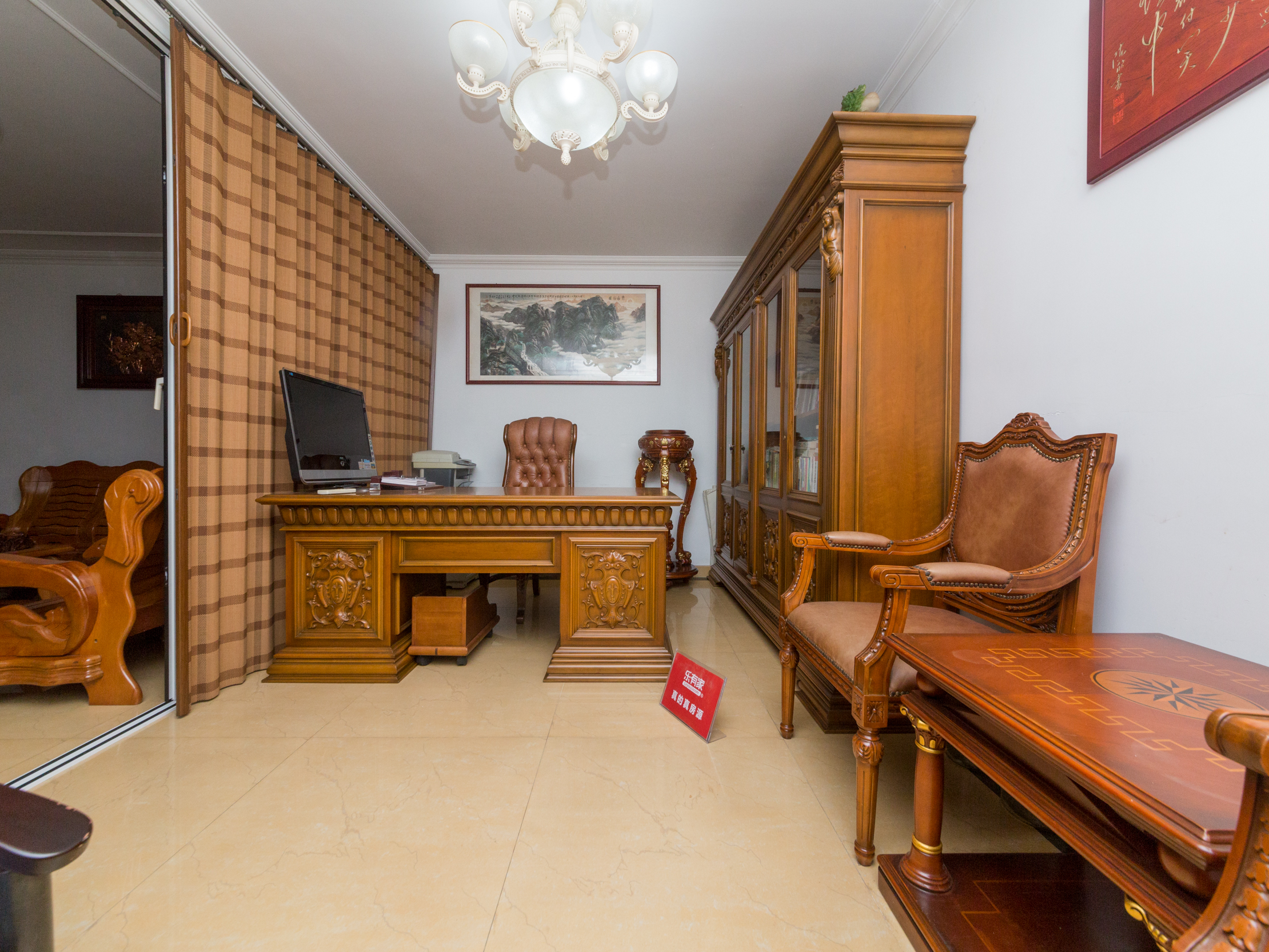 农科中心优质房源，259.73南北通透，临近大型公园，宜居舒适，尽享自然生活。