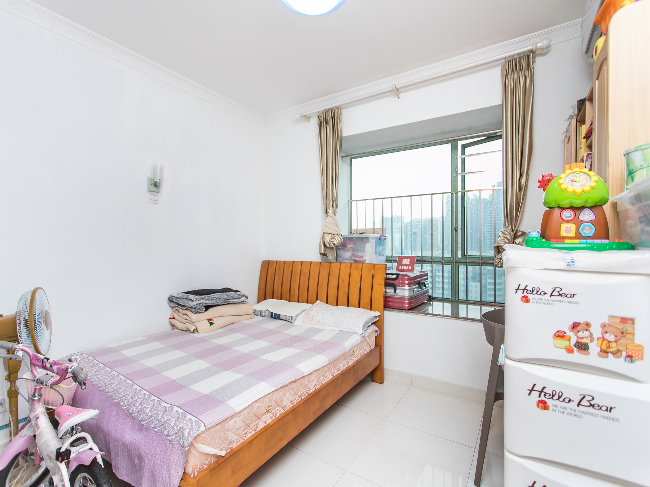 户型方正实用，可塑性强，厅出阳台采光通风好！