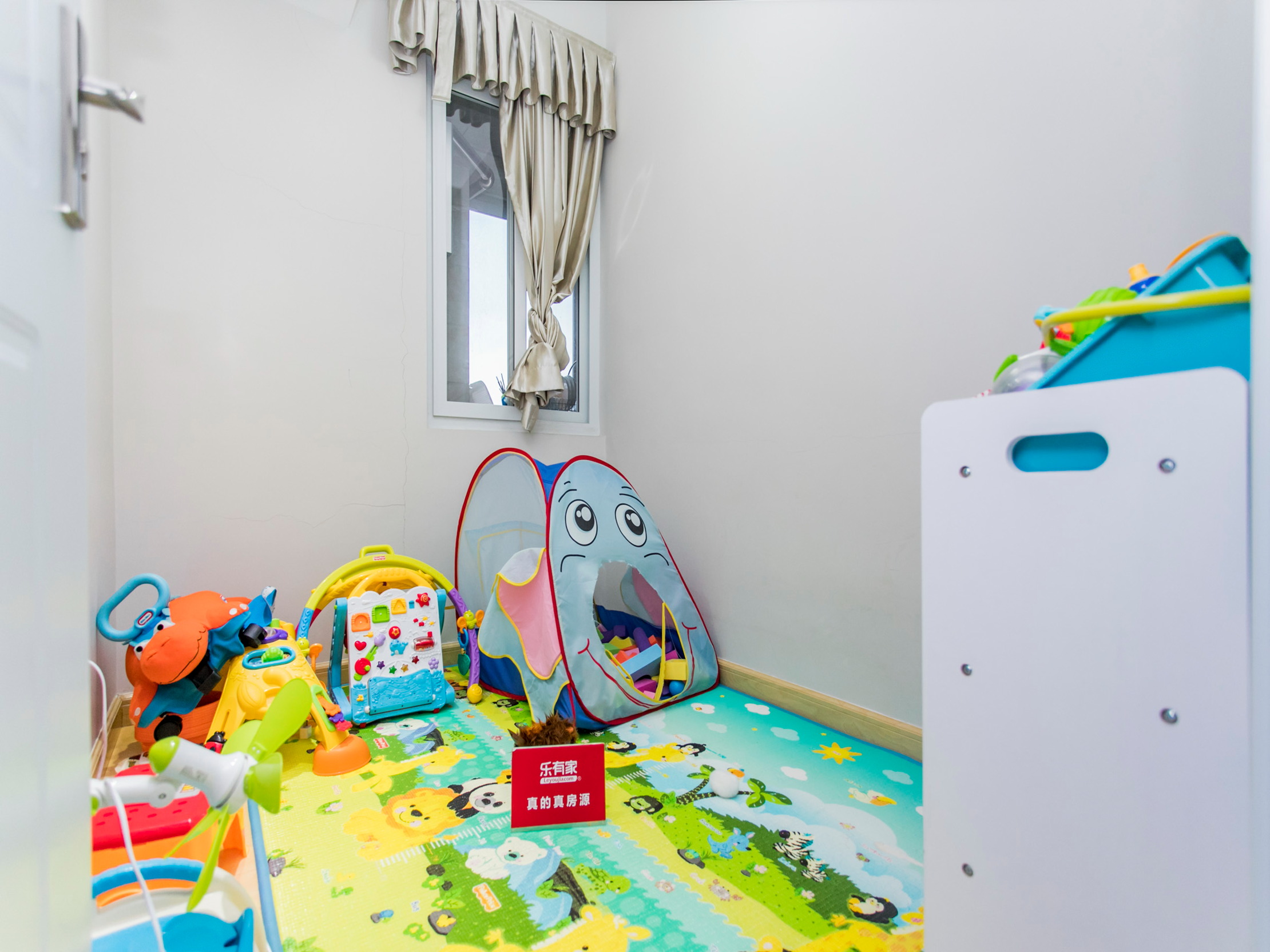 湖景大厦方正户型，通风采光优，重点学校旁，业主诚售！