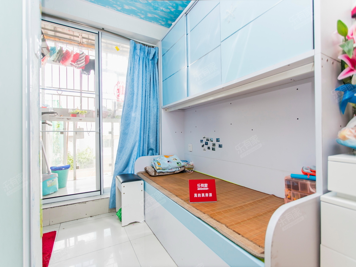 东门金座，户型方正户型，阳台可外拓