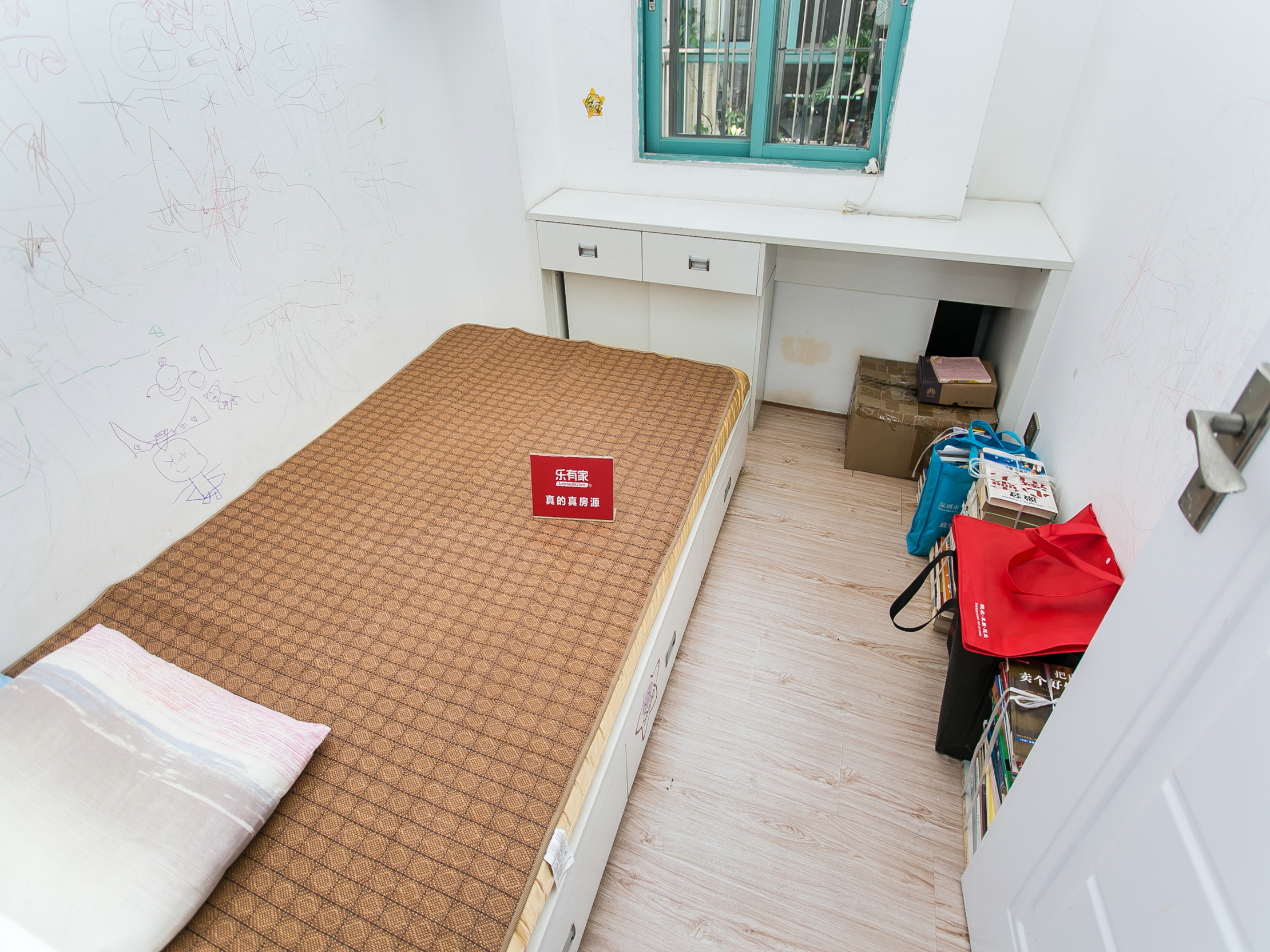 碧湾雅园3房2厅1卫.家具齐全