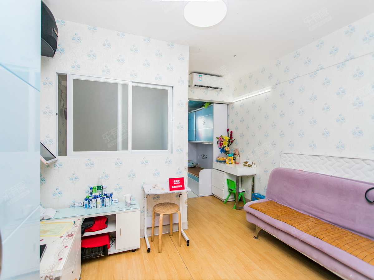 东门金座，户型方正户型，阳台可外拓