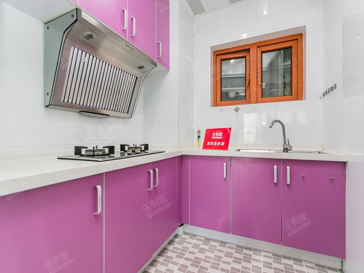 金地上塘道朝东大两房户型，业主诚心出售，通风采光视野好。