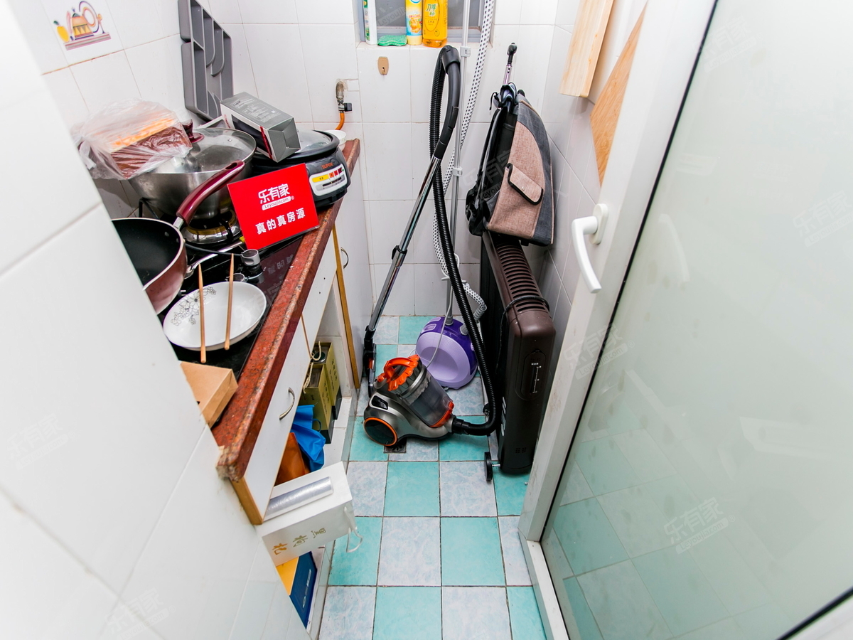 金色假日名苑，精装一房出售