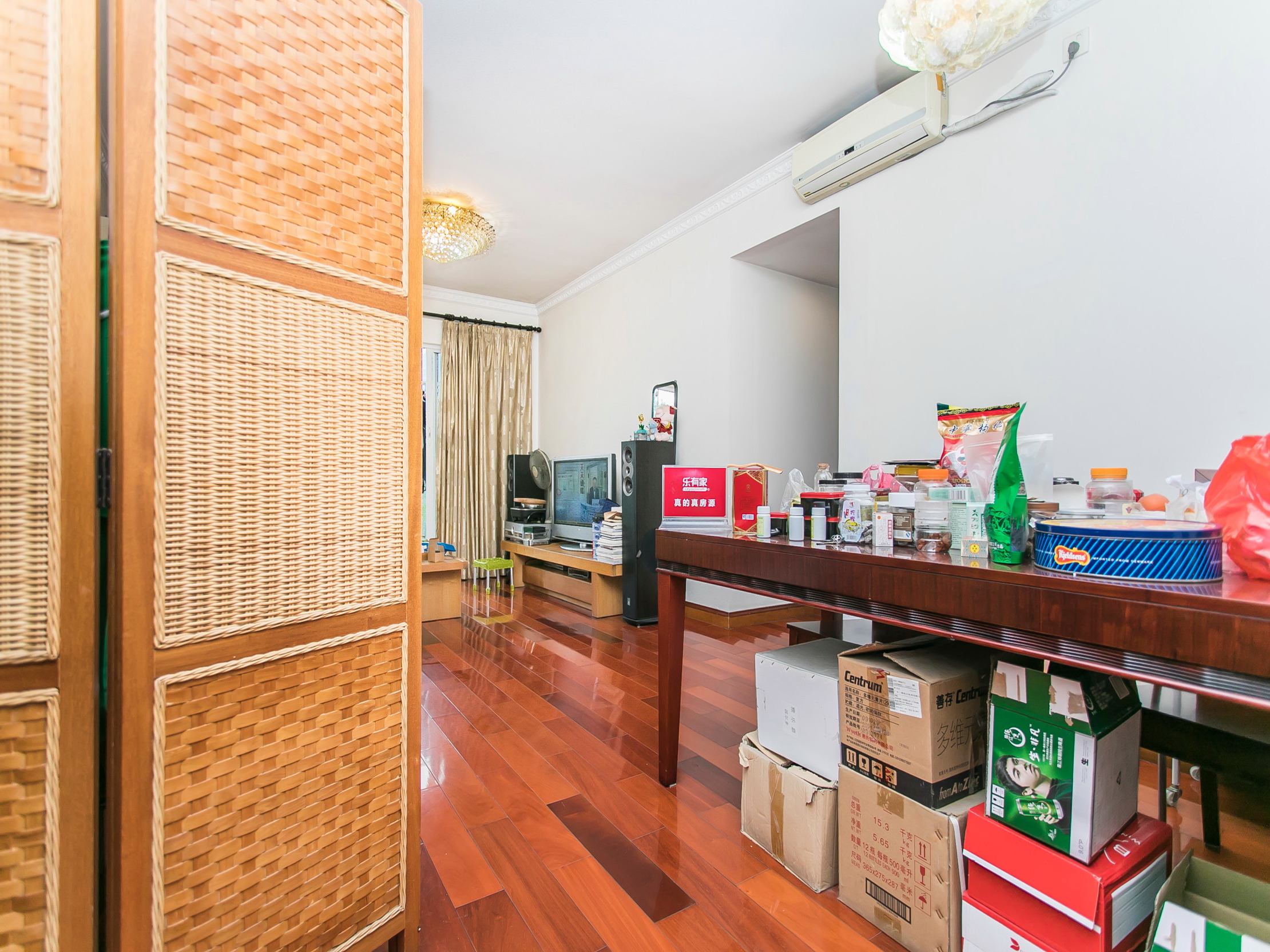 黄埔雅苑一期，方正户型，通风采光佳，带地面花园与入户花园，小区人车分流，业主诚心出售。