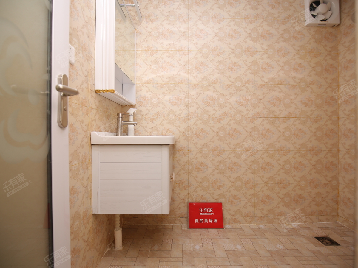 东华大厦家私电器齐全拎包入住