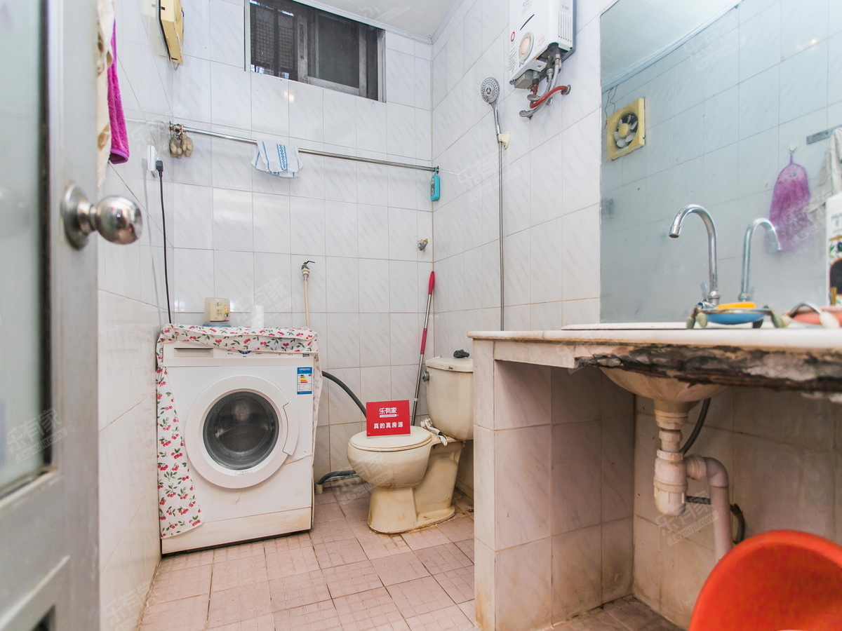 装修保养好，近双地铁口，交通便利