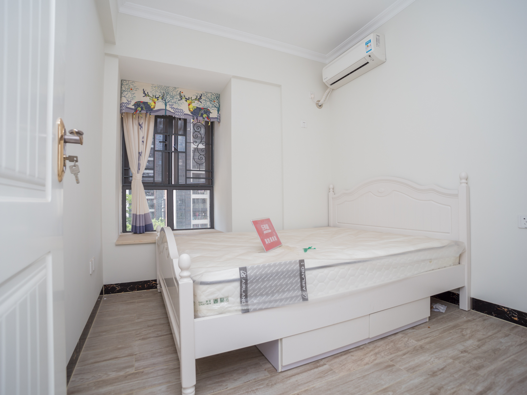 业主诚心出售，小区配套完善，环境好