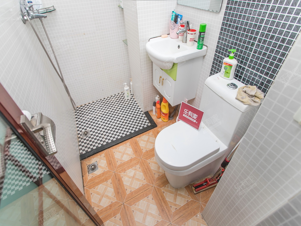 【皇岗皇御苑C区】税费低，带重点学校，方正户型，充足车位。