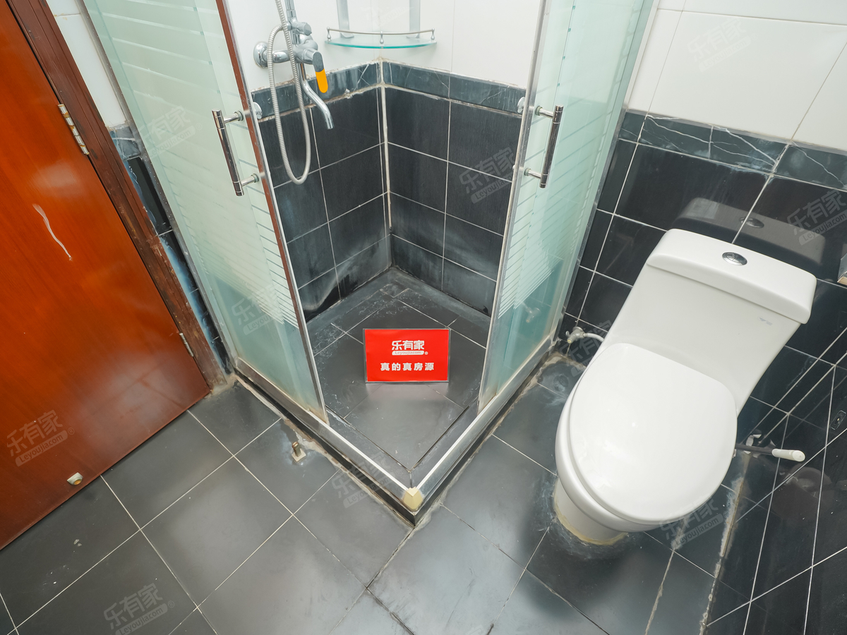 豪逸华庭精装房业主诚心出售