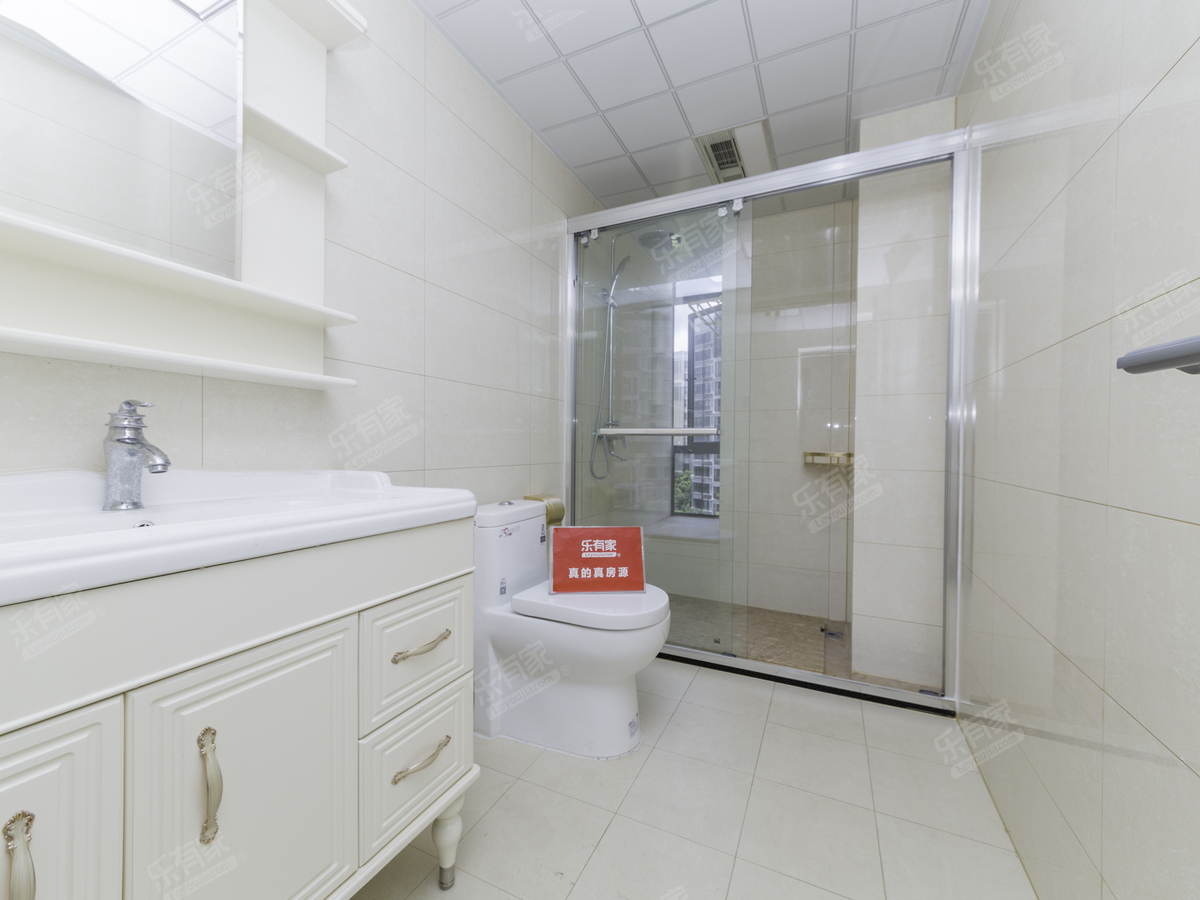 金众金域畔山府 4房2厅2卫 184.46㎡