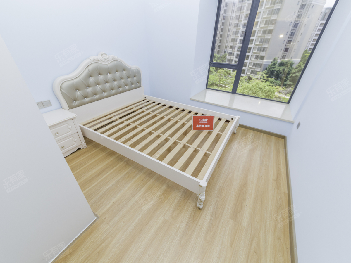 金众金域畔山府 4房2厅2卫 184.46㎡