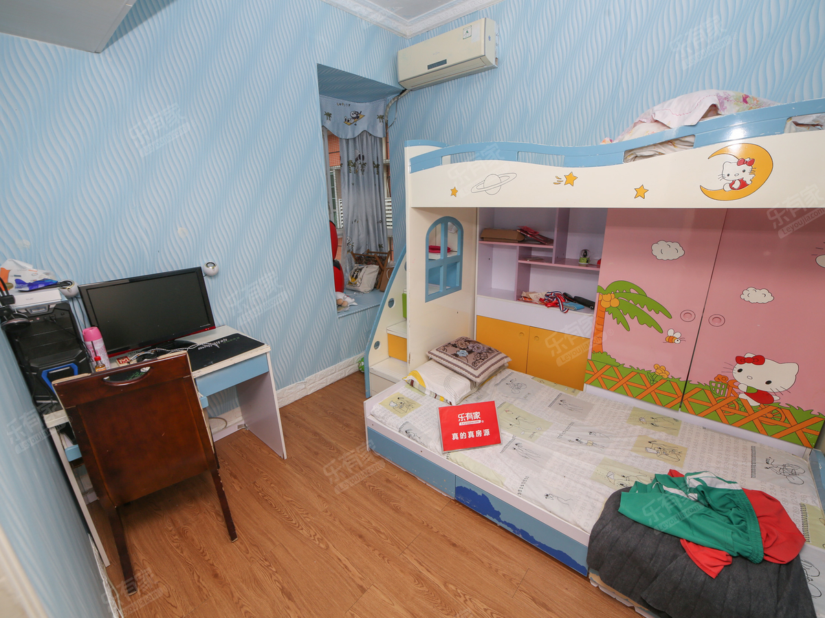 映月翠庭小区位于市桥番禺区的中心地带，交通便利，生活配套齐全