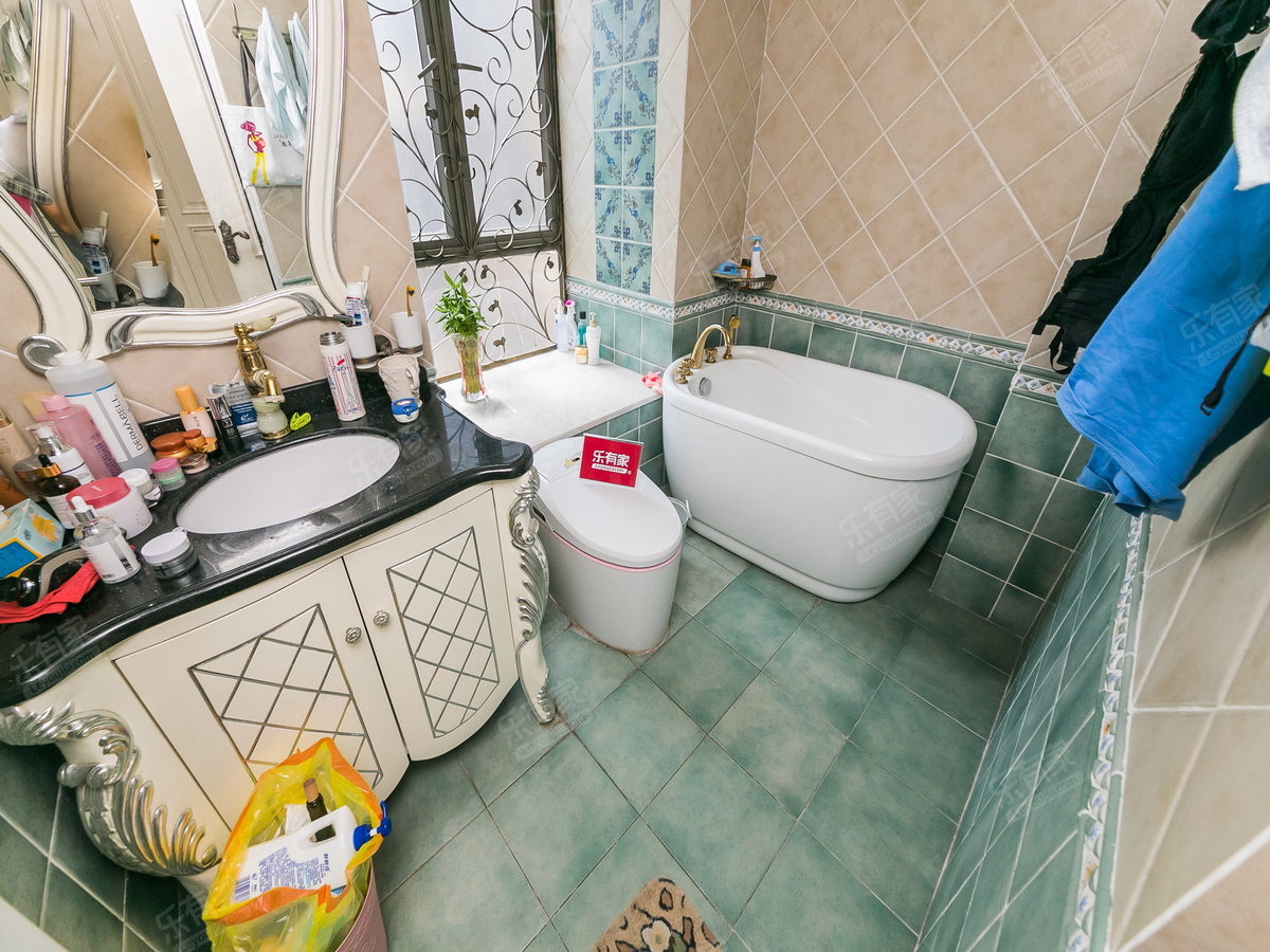 房东底价和一线好房均有，这是小区品质好房，可以瞧瞧看!