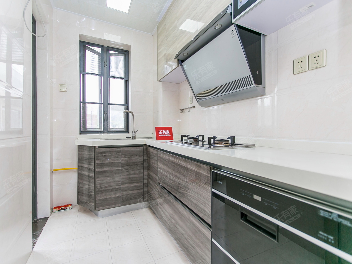 尚书苑东南向三房诚心出售