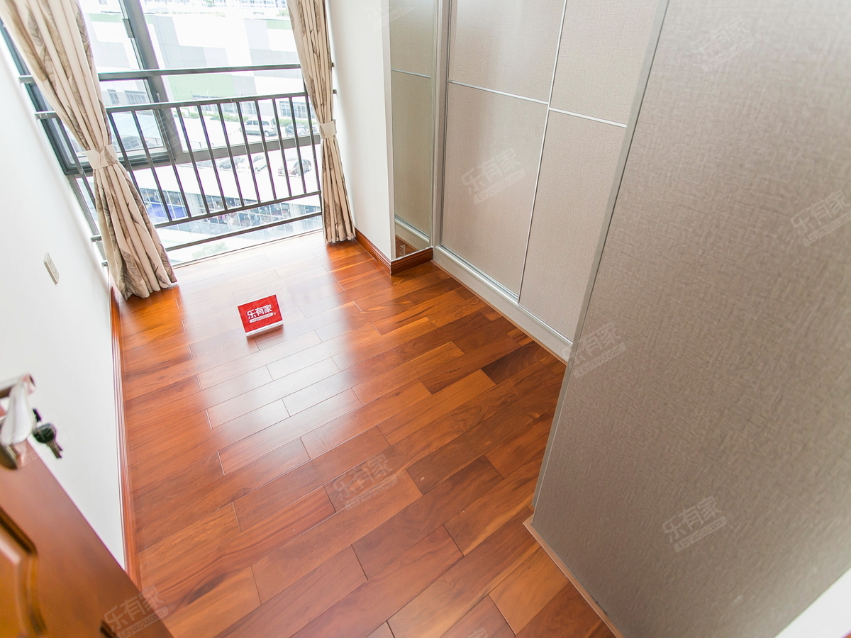 尚书苑东南向三房诚心出售