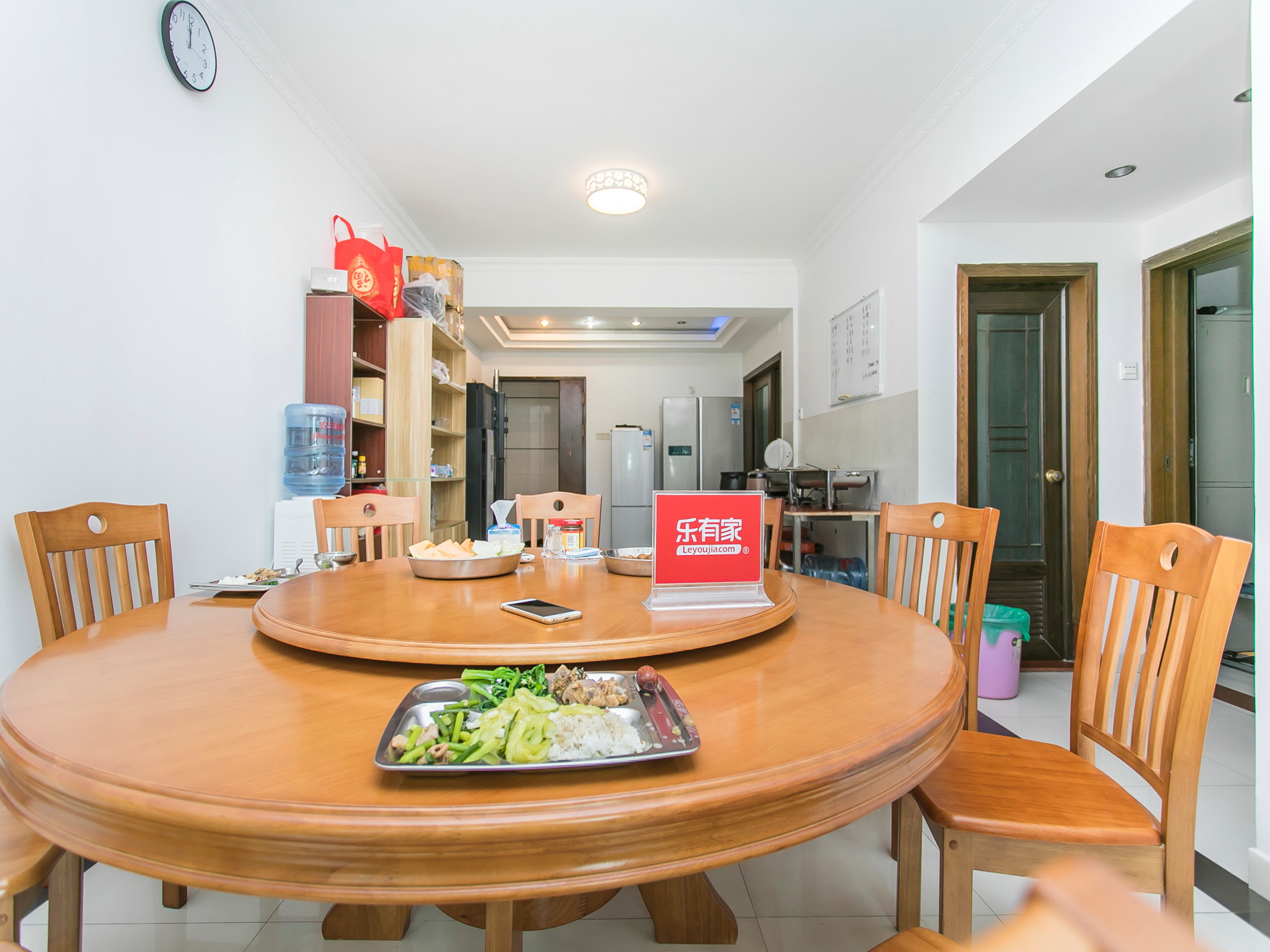 恒运豪庭诚心出售，朝南采光极佳，厅出阳台，享受架空层花园，价格低于均价，机会难得！