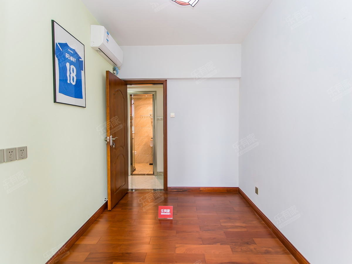 尚书苑东南向三房诚心出售