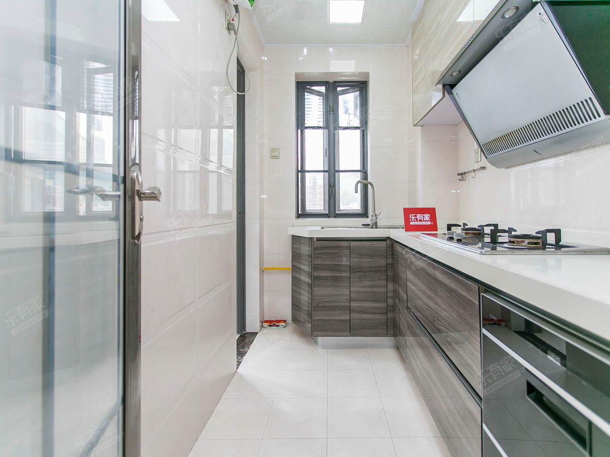 尚书苑东南向三房诚心出售