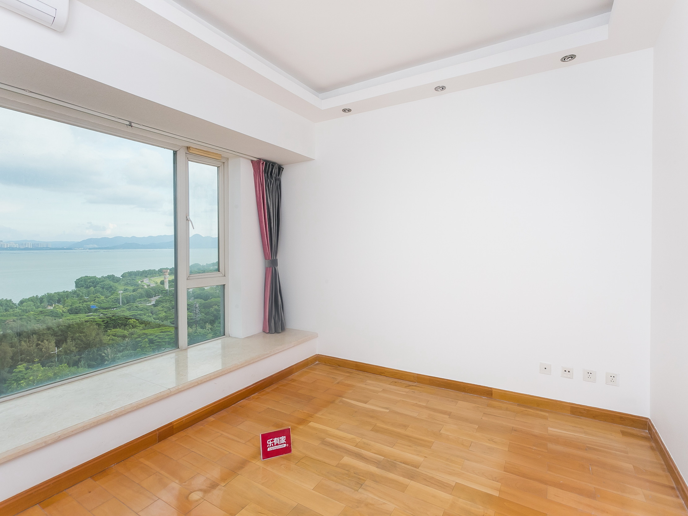 纯海岸经典海景复式，高楼层海景视野，诚心出售