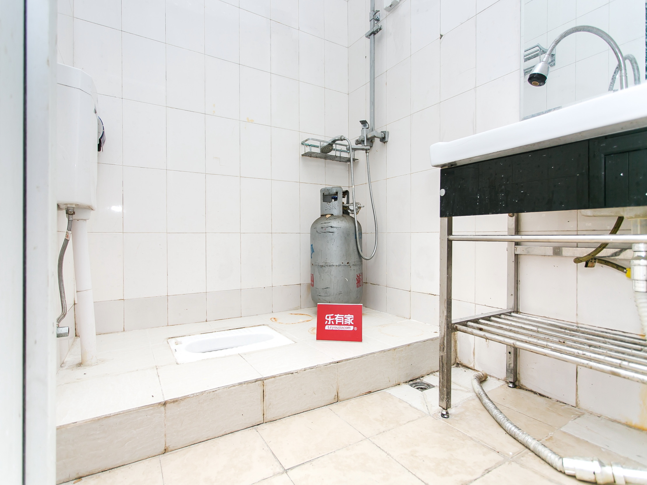 龙泉别墅 1房1厅1卫 178㎡