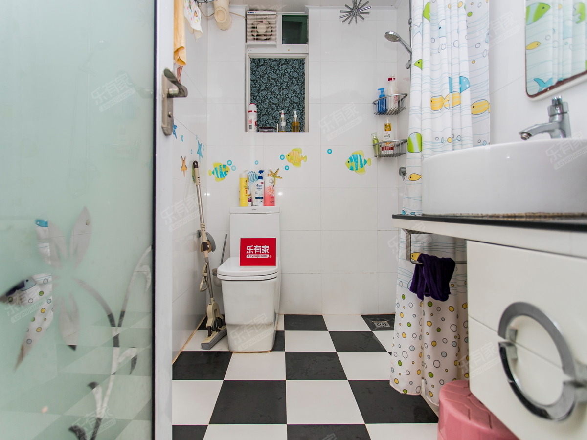 万家灯火精装三房好价出售