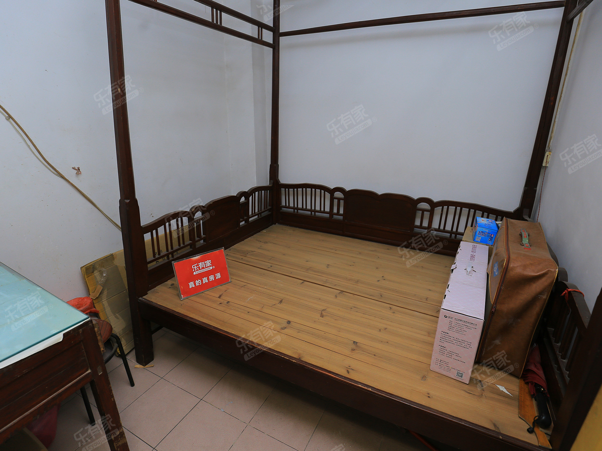 1998年文昌花园南北对流户型，大3房，实用面积大！