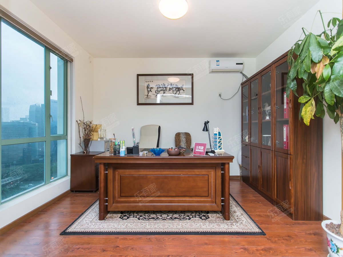 国都高尔夫花园二期 南北 精装 5室 2厅 202.05m²