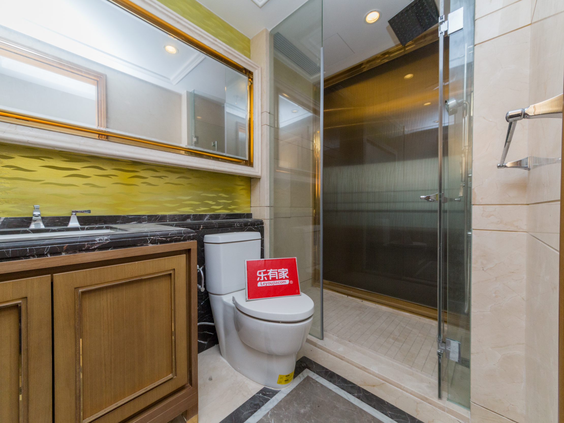 东海国际公寓（深圳） 4房2厅3卫 200㎡